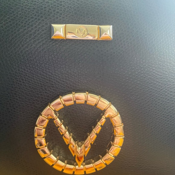 Valentino by Mario Valentino crossbody - Picture 9 of 14